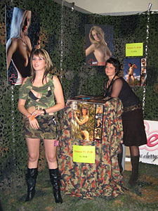 Schweizer Armeekalender an der Extasia 2006 in Zürich