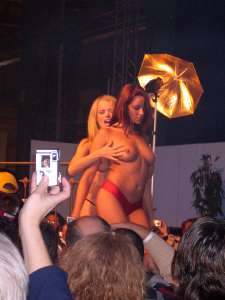 Live lesbian show on the Extasia in Zurich